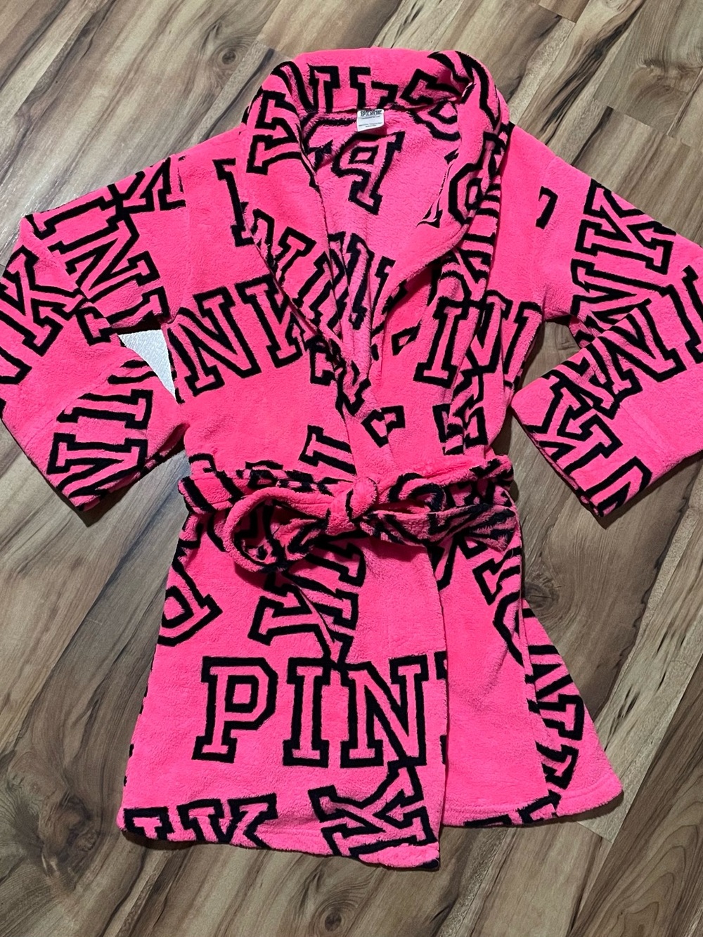 VS PINK Neon Pink Black Spellout Logo Plush Cozy Loungewear Robe XS/S